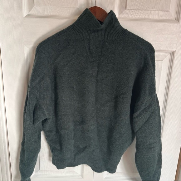 Zara cropped mock neck dolman sleeve sweater green Sz Small fuzzy super soft - Picture 3 of 7